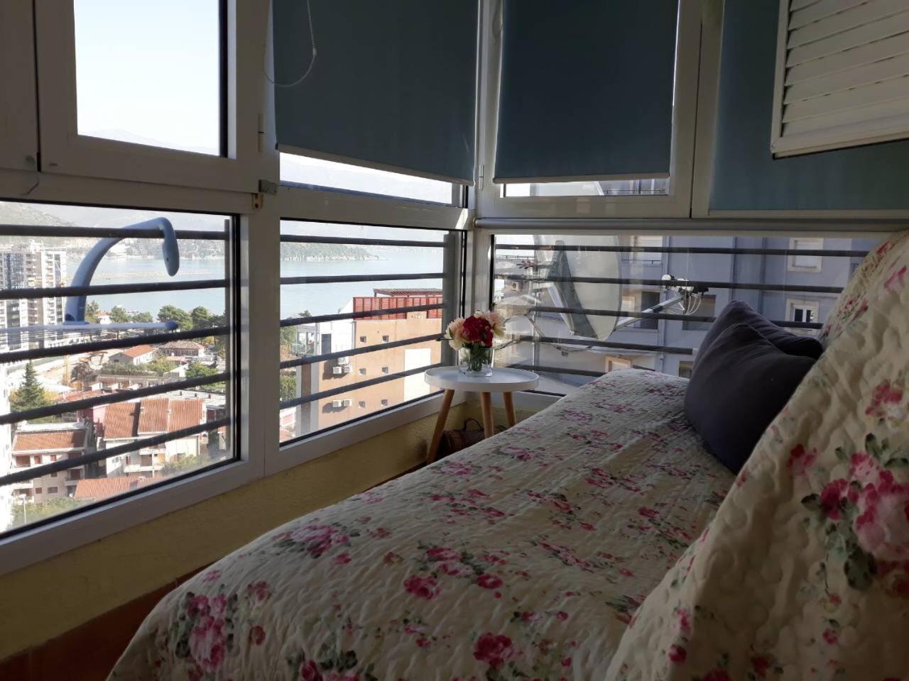 Seaview Paradise Apartment 부드바 외부 사진